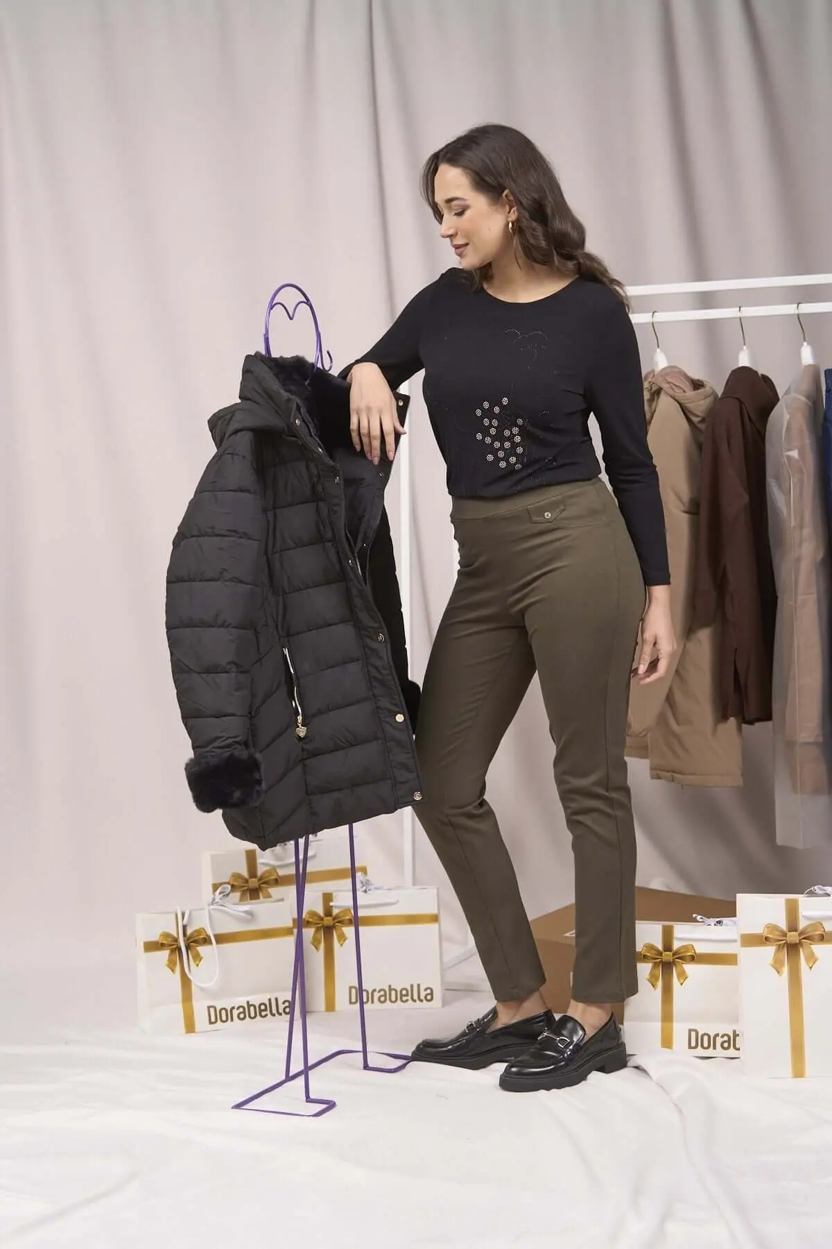 Pantaloni con vita elastica e pattina con bottone MILITARE