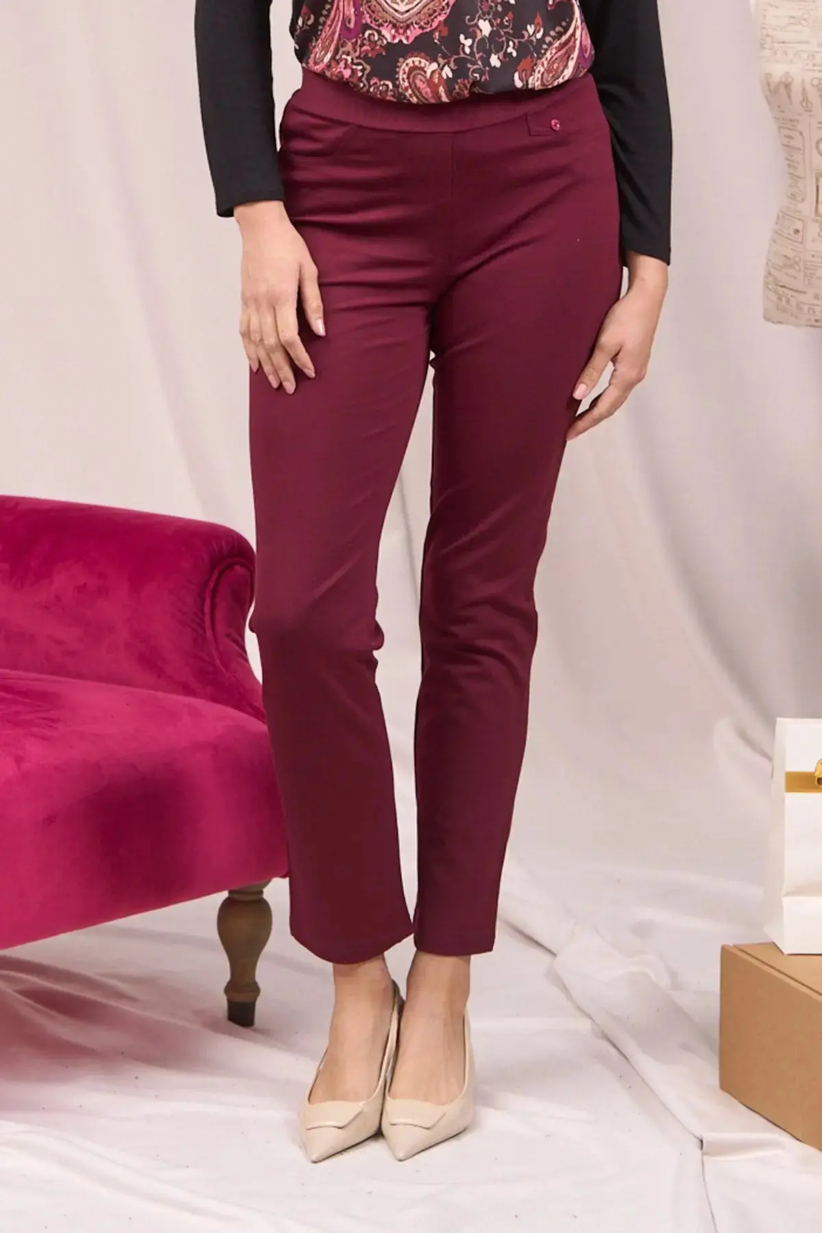 Pantaloni con vita elastica e pattina con bottone BORDEAUX - Image 3