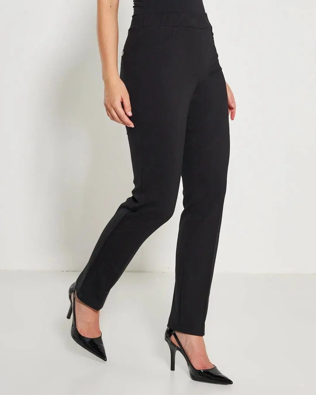 Pantaloni con vita elastica e pattina con bottone NERO - Image 5