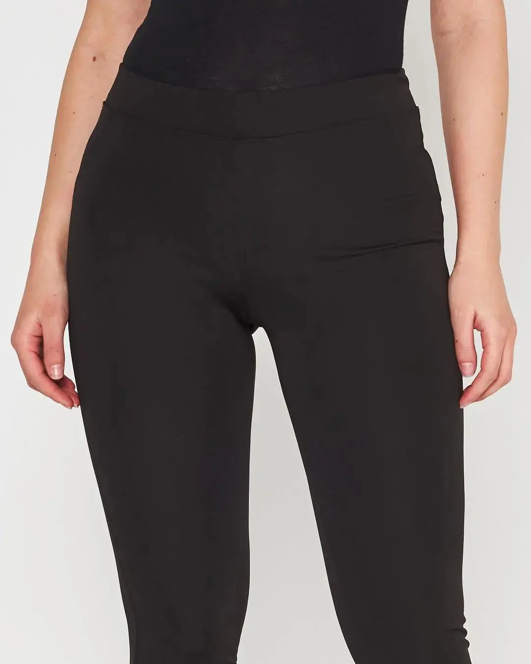 Pantalone slim con taglio push-up e bottoni - Image 7