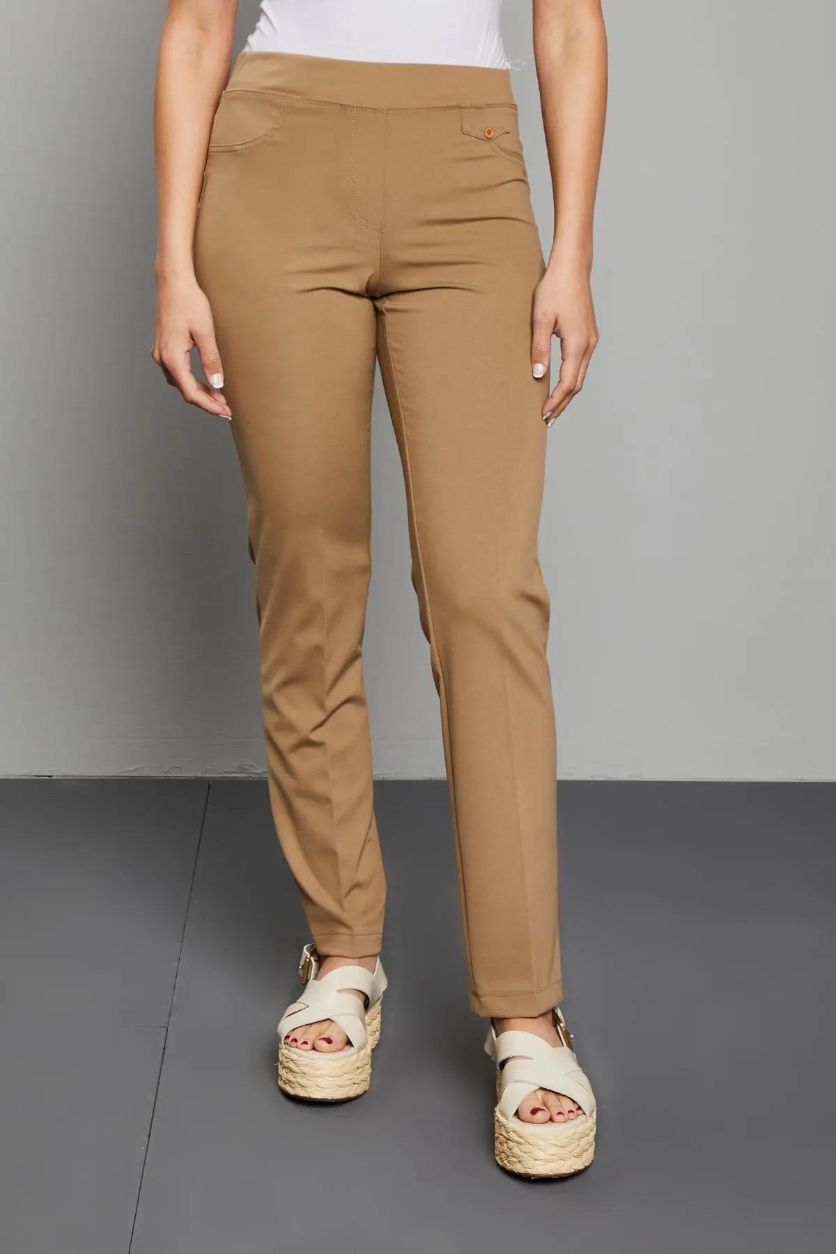 Pantalone basic con frisi posteriori TABACCO