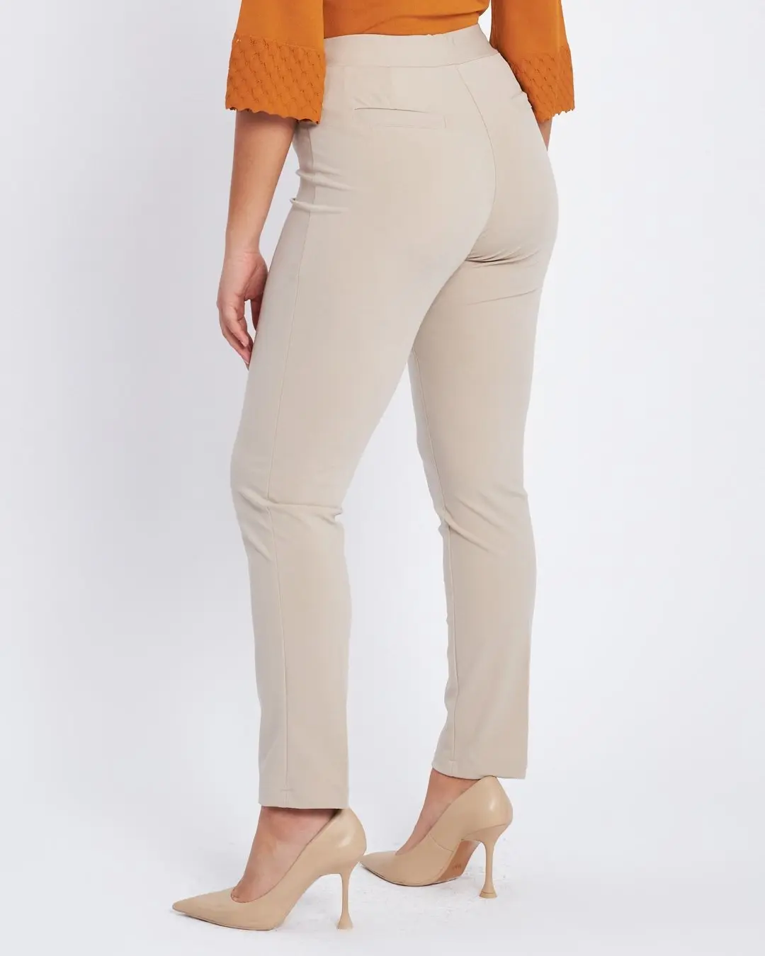 Pantalone basic con frisi posteriori SABBIA - Image 4