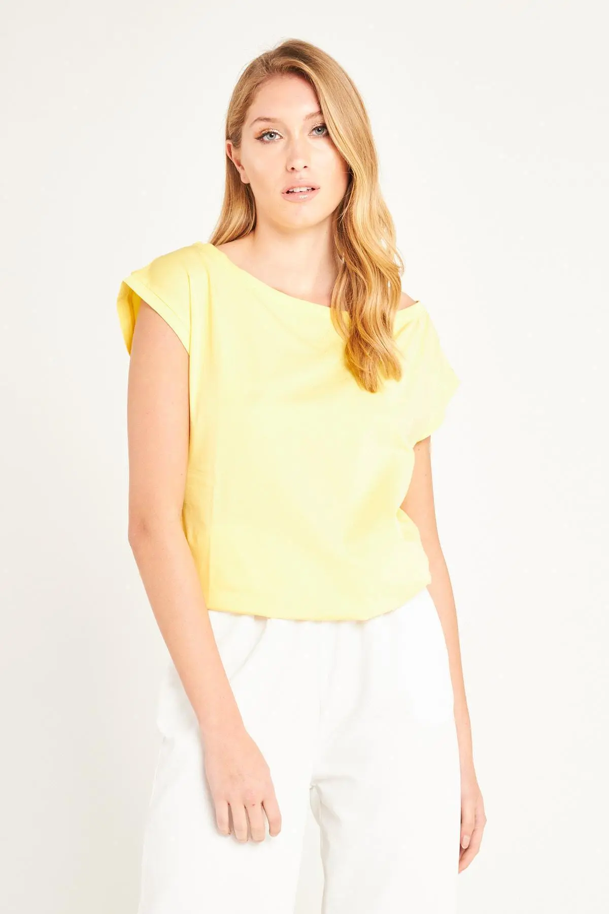 T-shirt scollo a barca GIALLO - Image 3