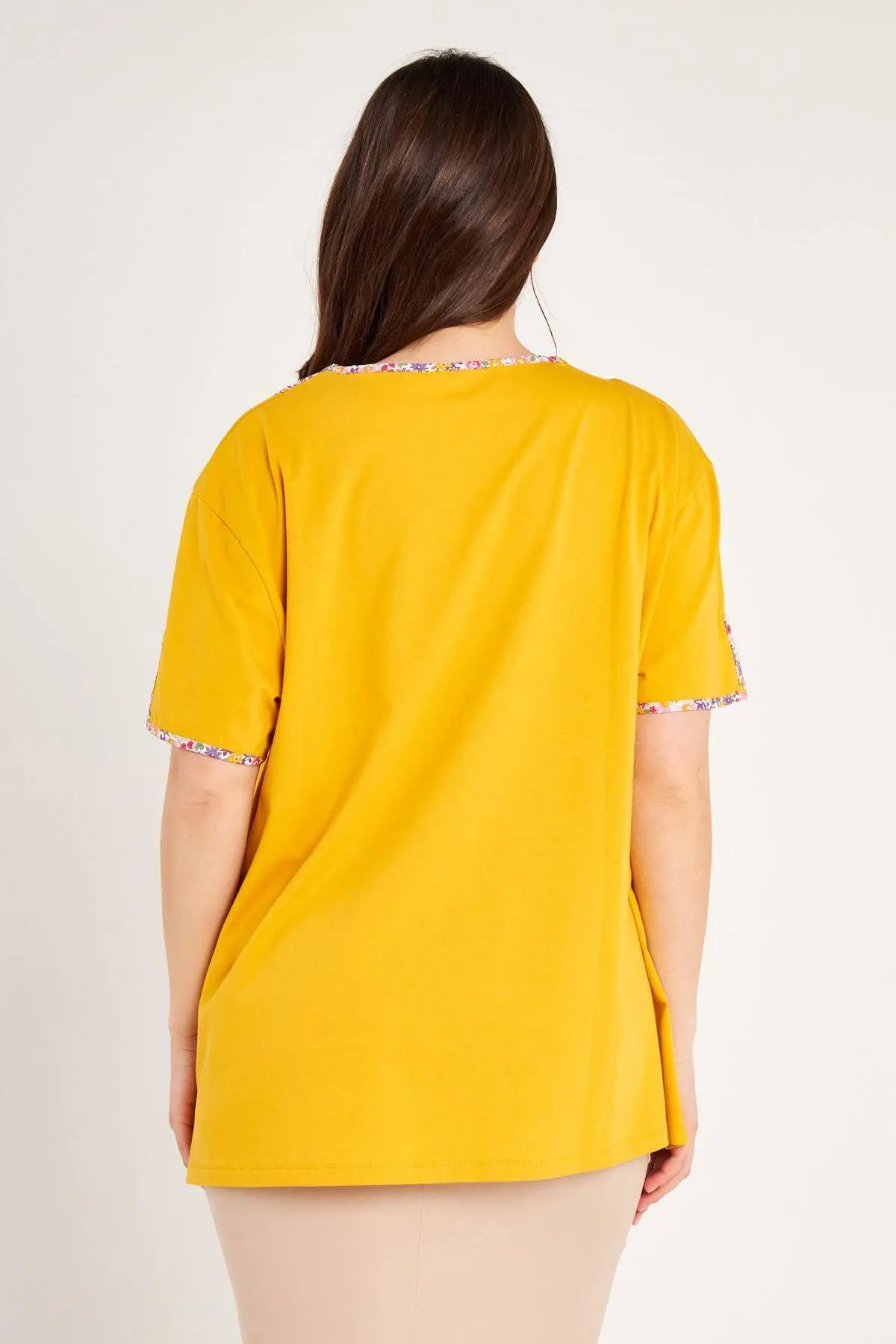 Maglia con scollo a fiori OCRA - Image 4
