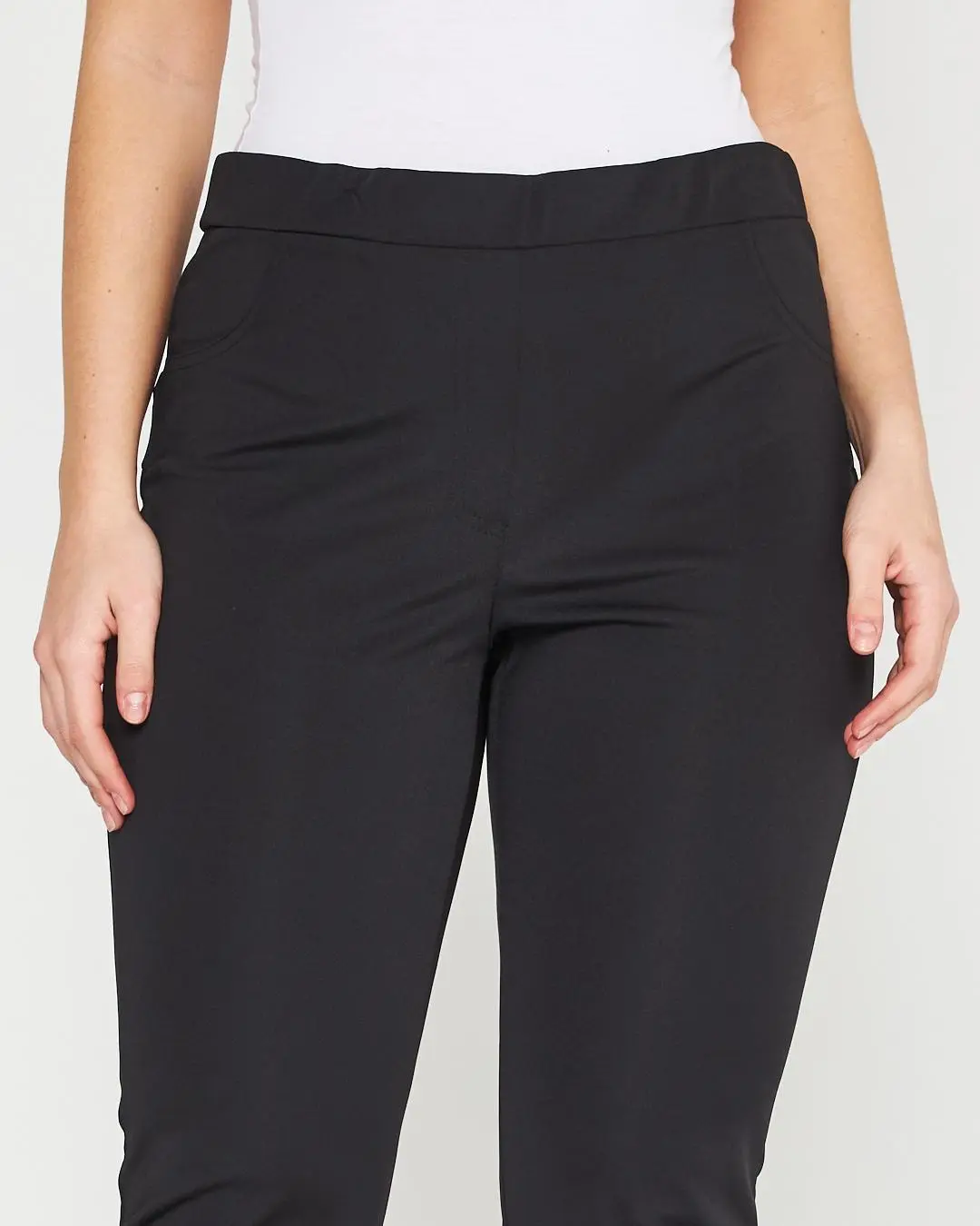 Pantalone basic con taglio push up posteriore NERO - Image 3