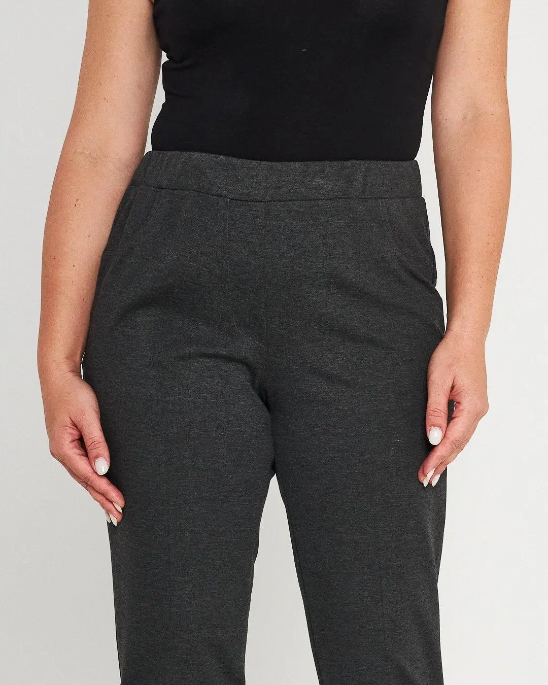 Pantaloni slim fit con vita elastica e dettaglio frontale di piega di stiro ANTRACITE - Image 3