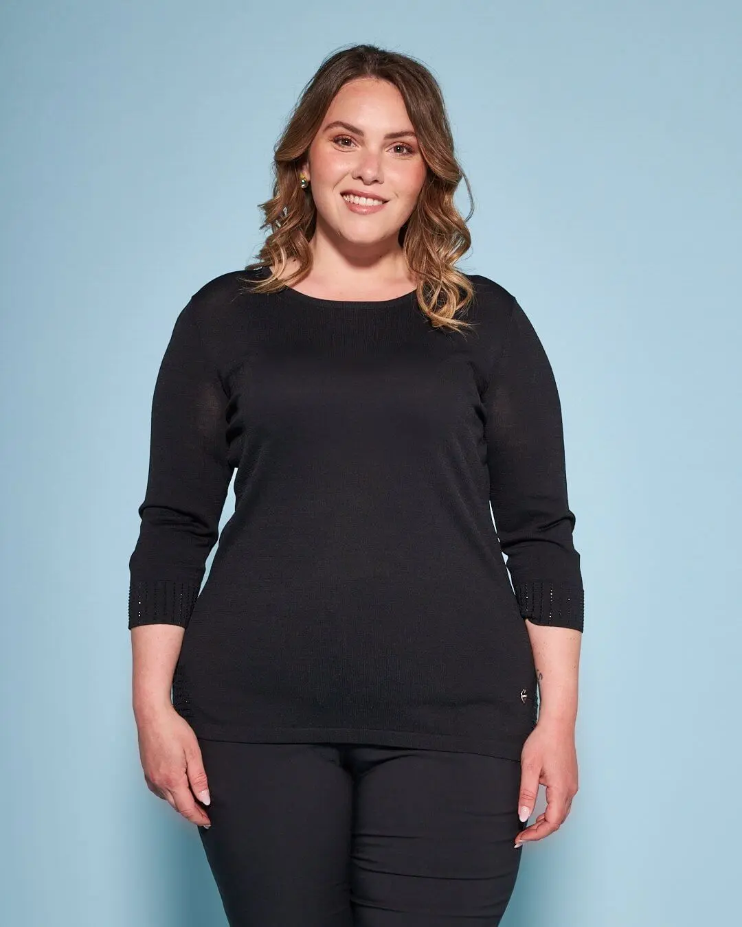 Maglia girocollo in filato di misto viscosa con strass NERO