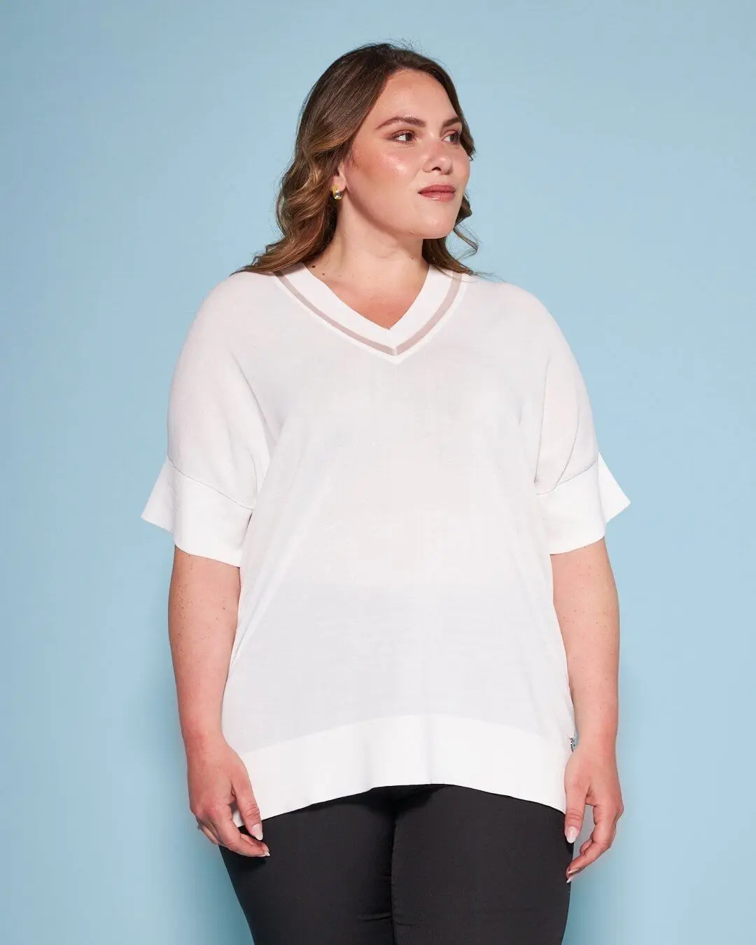 Maglia con manica kimono in filato di misto viscosa con inserto in tulle sullo scollo a V BIANCO - Image 3