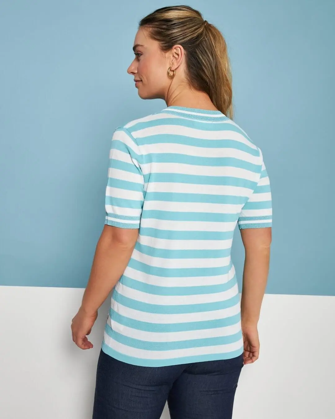 Maglia scollo a V in filato di misto viscosa a righe con profili lurex ACQUA - Image 5