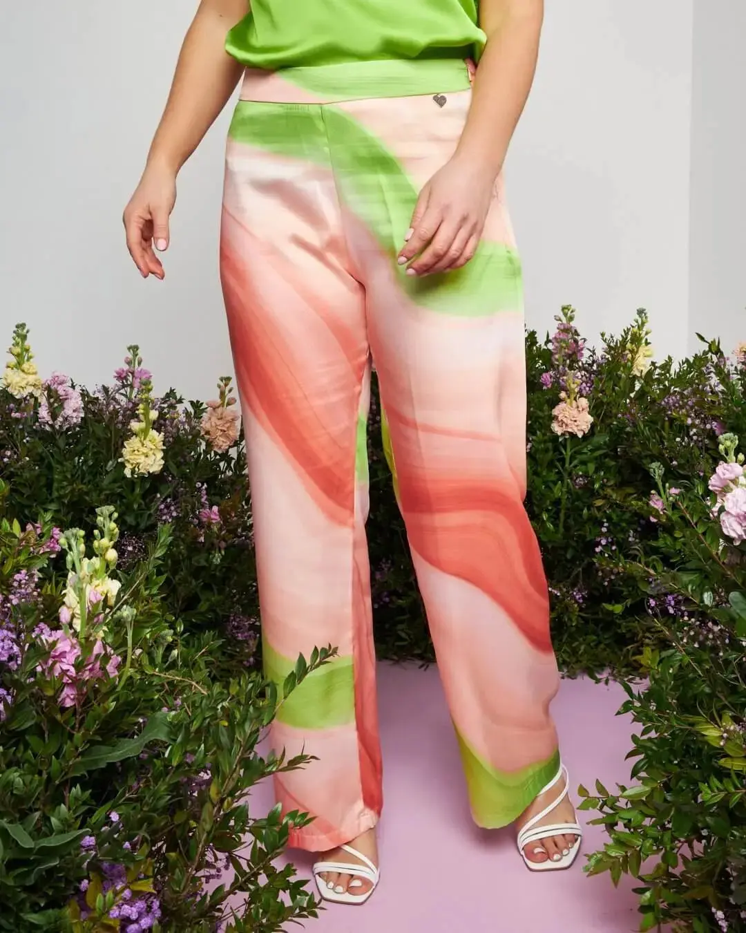 Pantalone a gamba dritta in raso con fantasia astratta sfumata CIPRIA - Image 2
