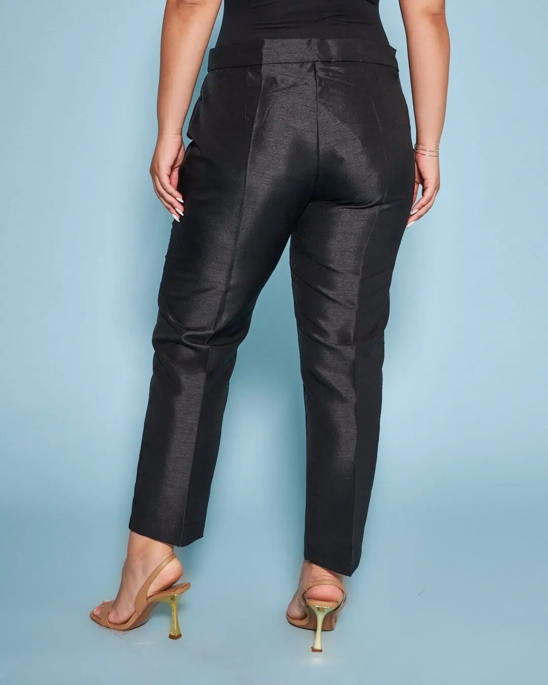 Pantalone a sigaretta in shantung con bottone rivestito NERO - Image 6