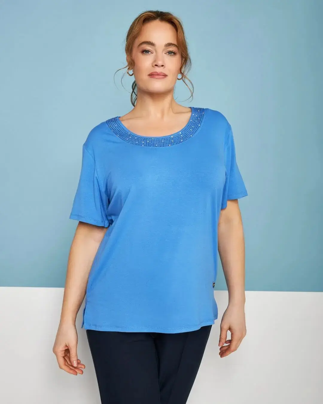 T-shirt in jersey di viscosa elasticizzata con applicazioni di strass LAVANDA - Image 2