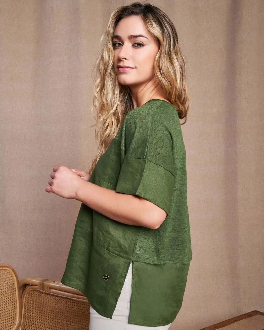 T-shirt girocollo combinata in lino e jersey melange con tasca sul petto MILITARE - Image 4