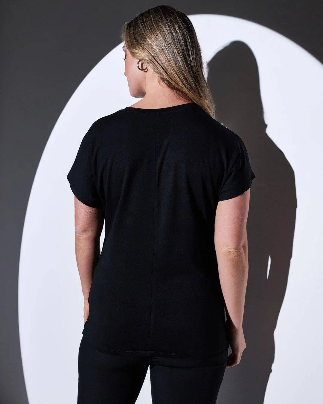 T-shirt kimono in jersey di viscosa elasticizzata con strass sulle spalle BLACK - Image 3