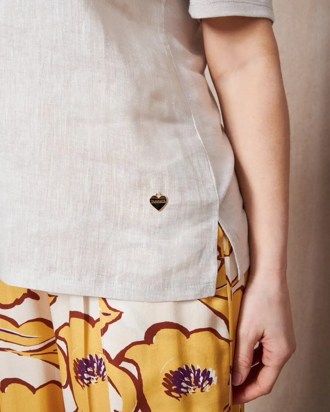 Polo combinata in lino e jersey melange con applicazione di micro catene sul tashino NATURALE - Image 5