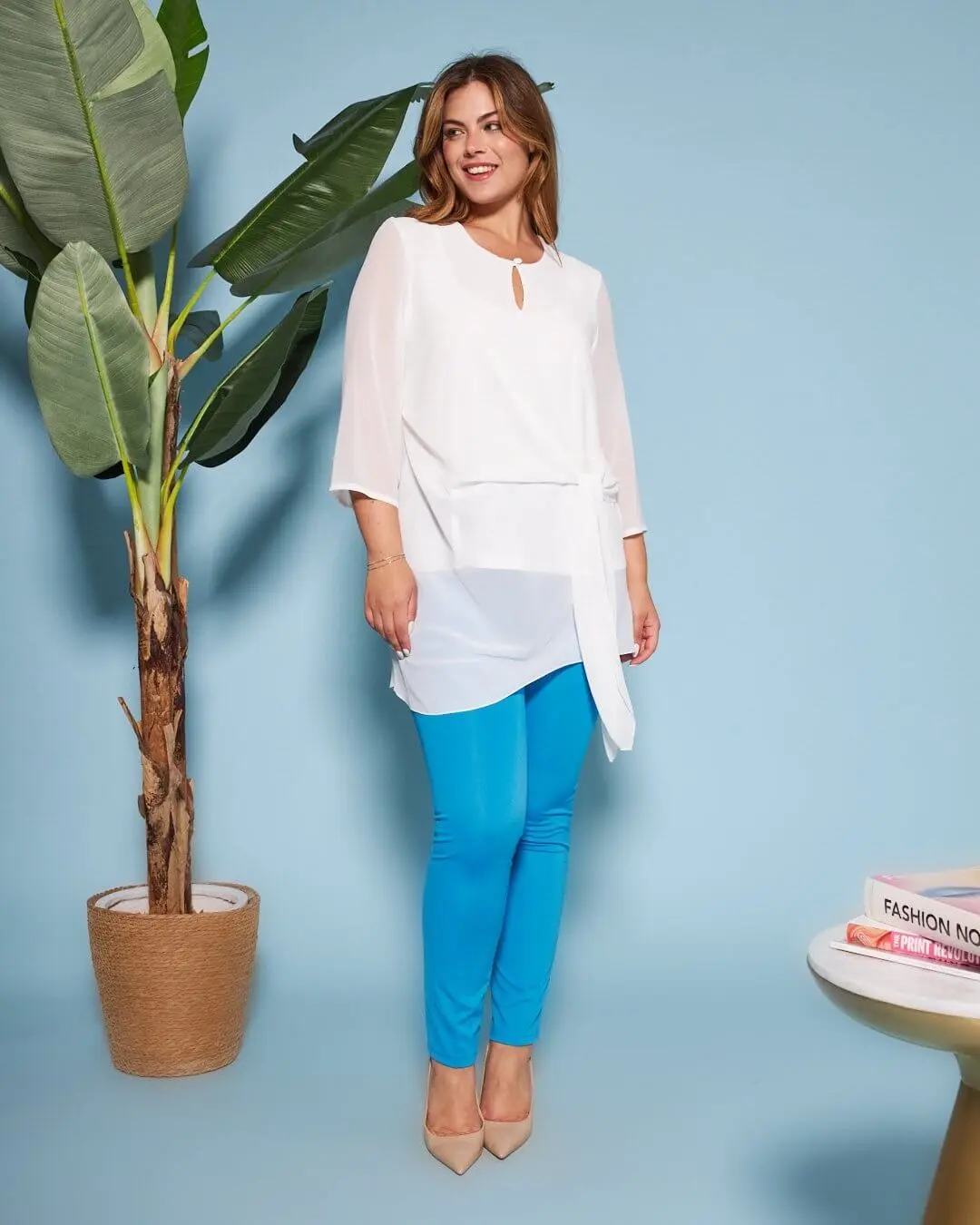 Blusa girocollo asimmetrica in georgette con dettaglio fiocco OFF WHITE - Image 3