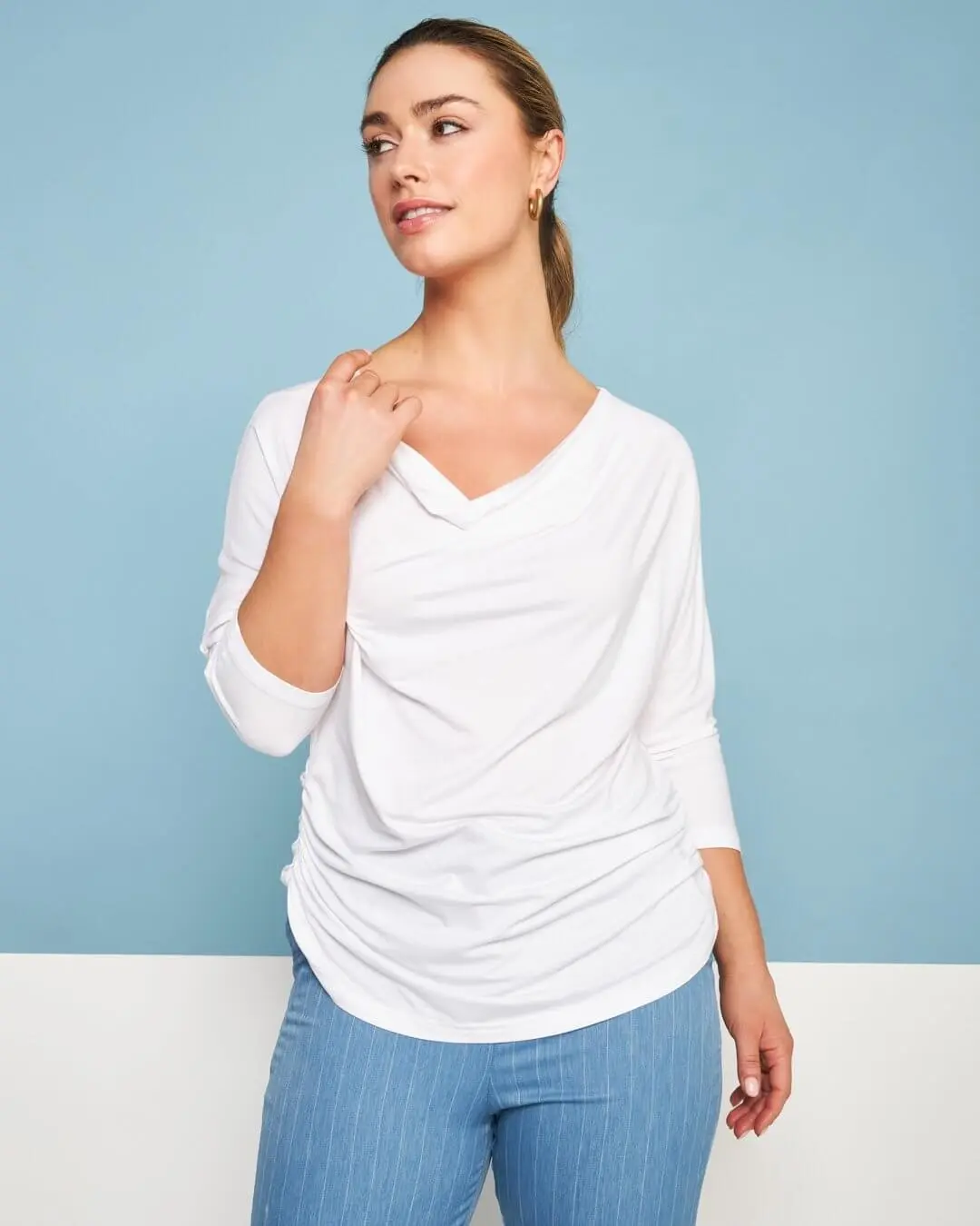 Maglia in jersey di viscosa elasticizzata con scollo ad anello ed arricciature BIANCO
