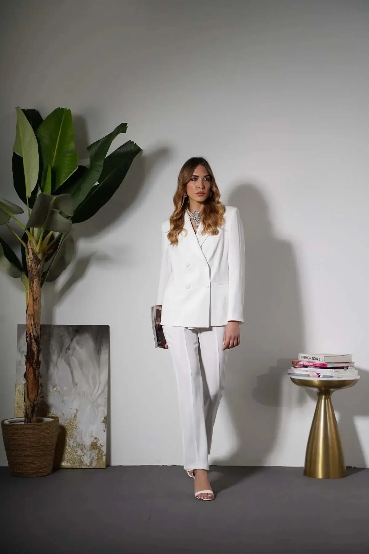 Pantalone a sigaretta in cady elasticizzato con bottoni in tinta - Image 2