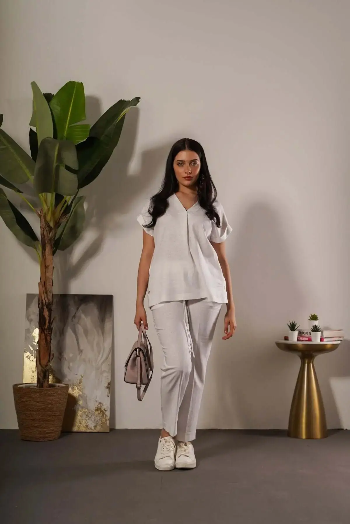 Pantalone affusolato in misto lino e rayon con coulisse in vita. OFF WHITE - Image 2