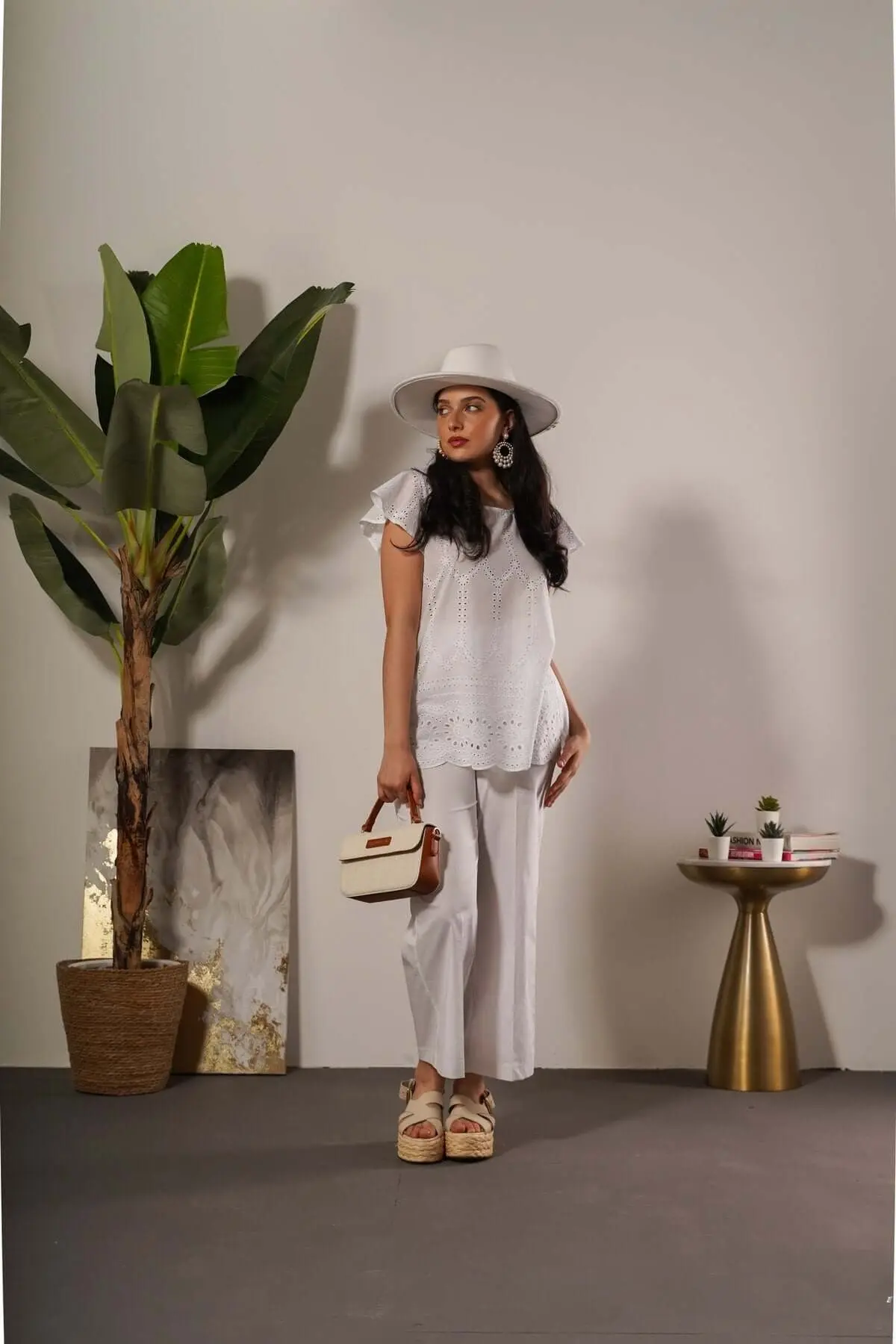 Pantalone con tasca ricamata in pizzo Sangallo BIANCO