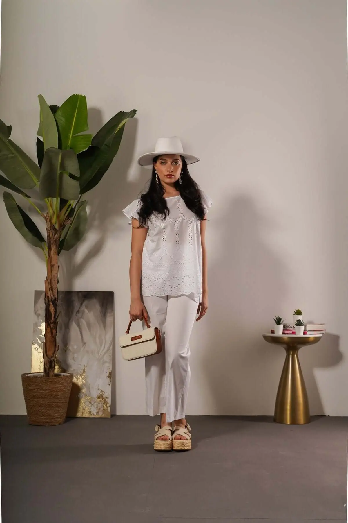 Pantalone con tasca ricamata in pizzo Sangallo BIANCO - Image 3