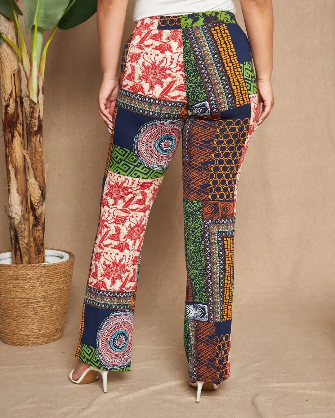 Pantalone zampetta in jersey elasticizzato con fantasia multicolore. BLU - Image 5