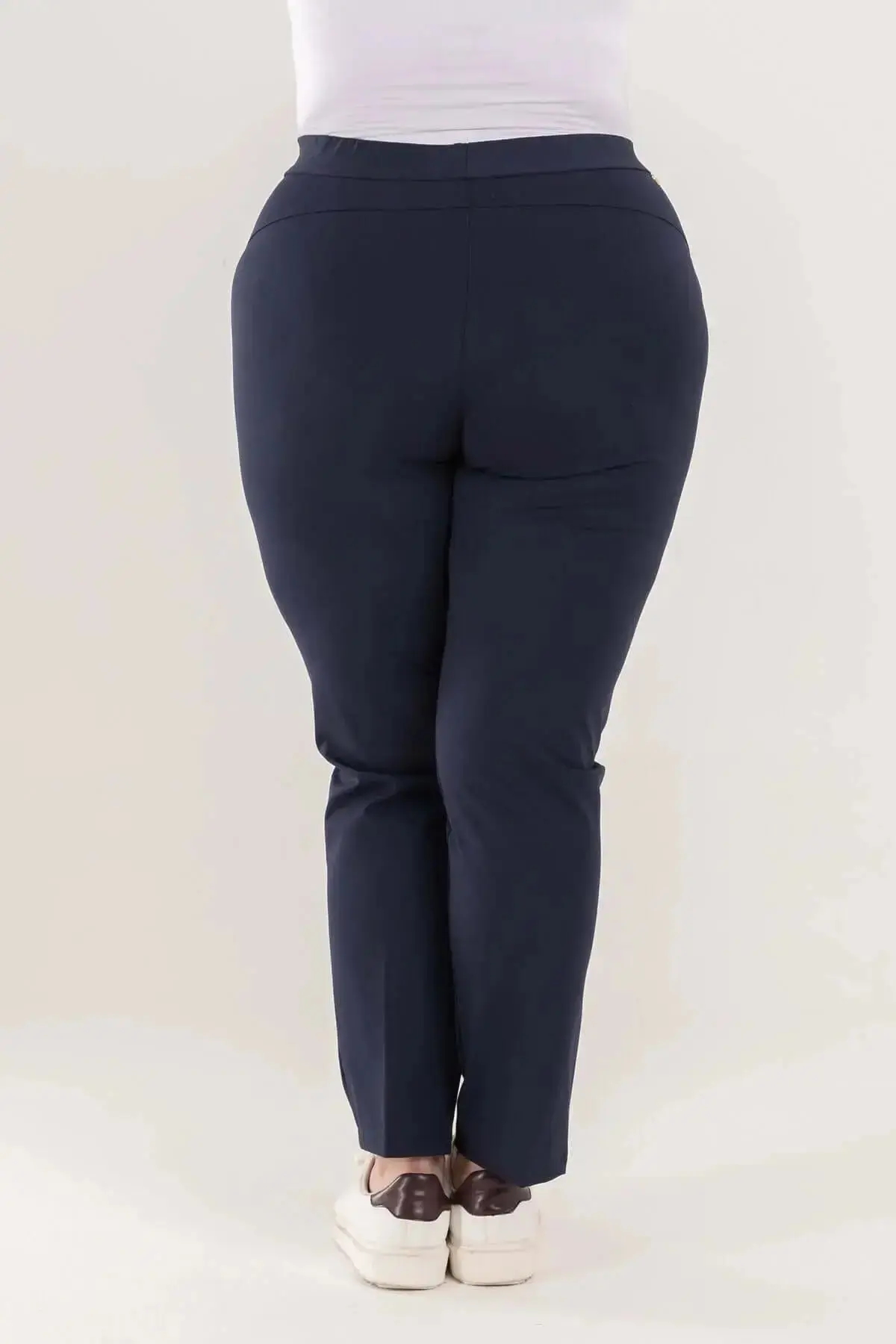Pantalone skinny in twill di misto cotone elasticizzato tinta unita con tasche - Image 18