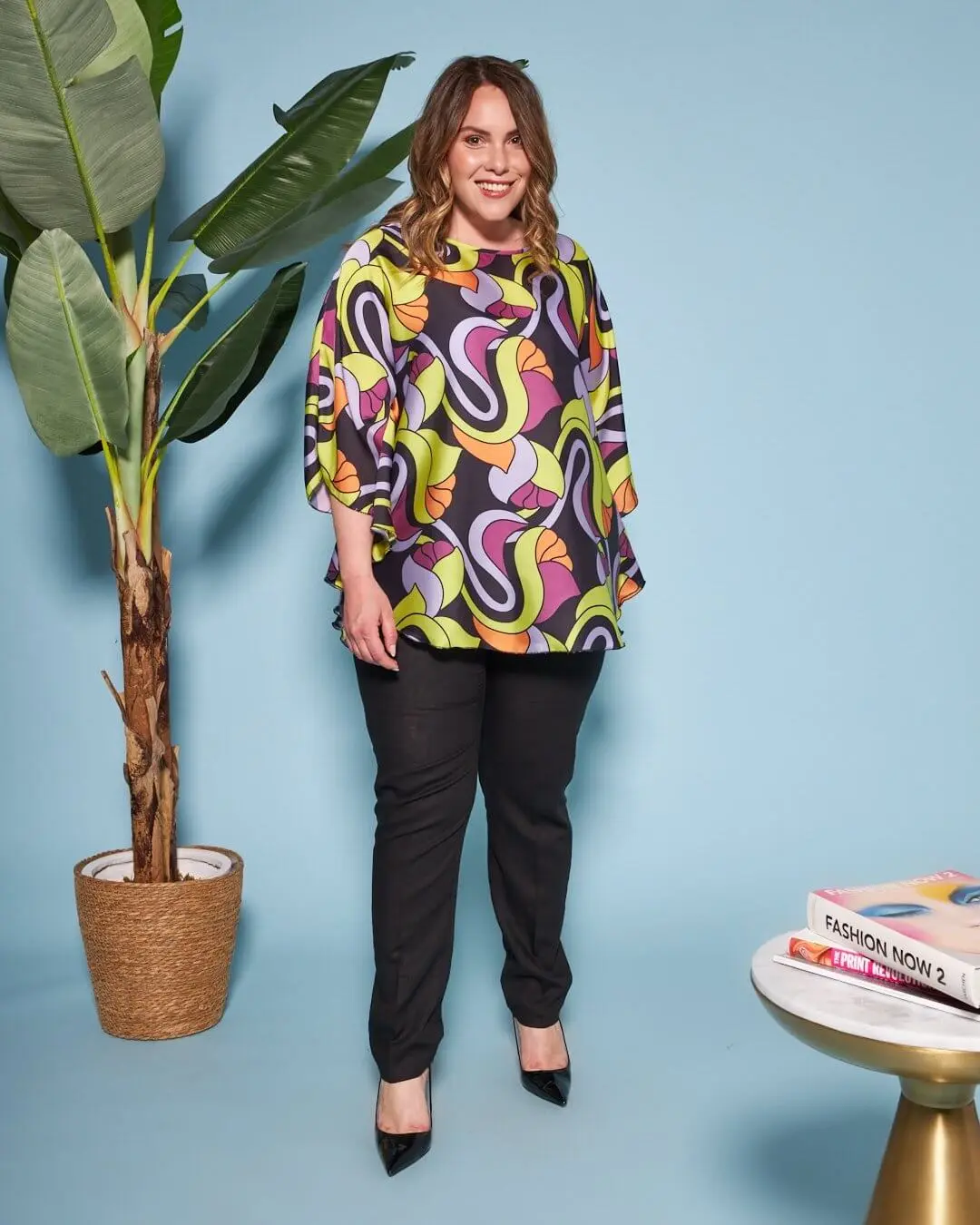 Casacca girocollo in raso con fantasia floreale multicolore e maniche kimono. LILLA - Image 2