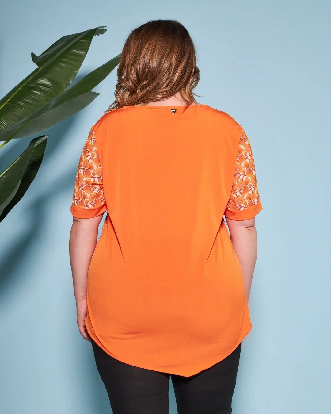 Casacca combinata in georgette con fantasia multicolore e jersey elasticizzato tinta unita. ARANCIO - Image 4