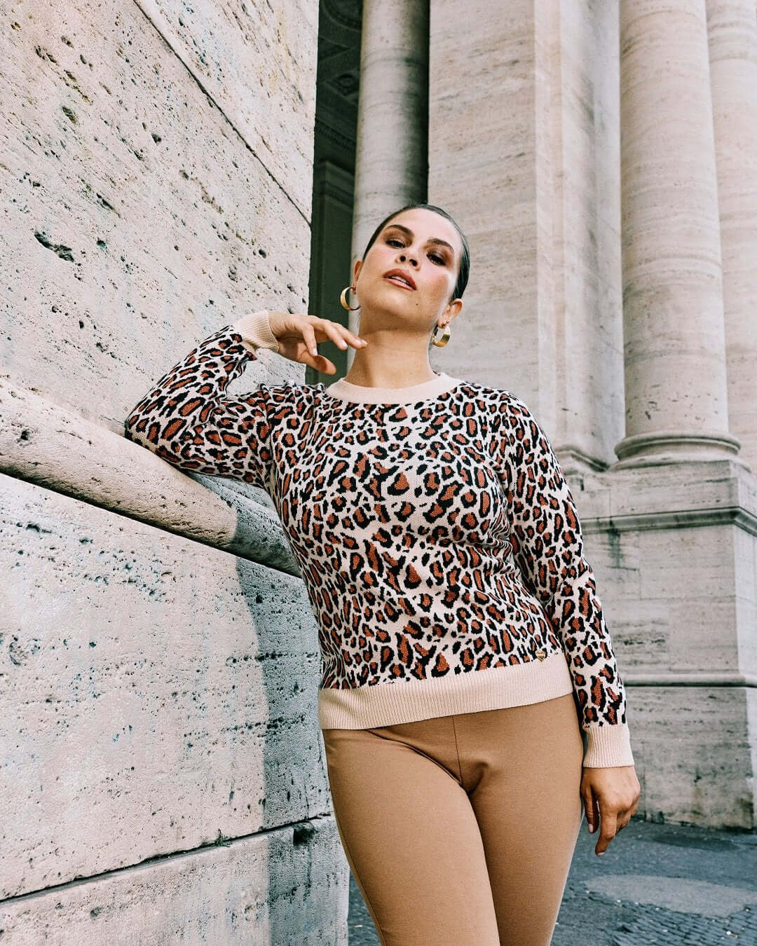 Maglia girocollo in jacquard animalier con contrasti a tinta unita ANIMALIER - Image 2