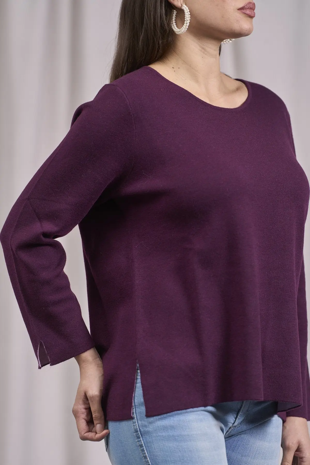 Maglia girocollo bicolor con spacchi VINO