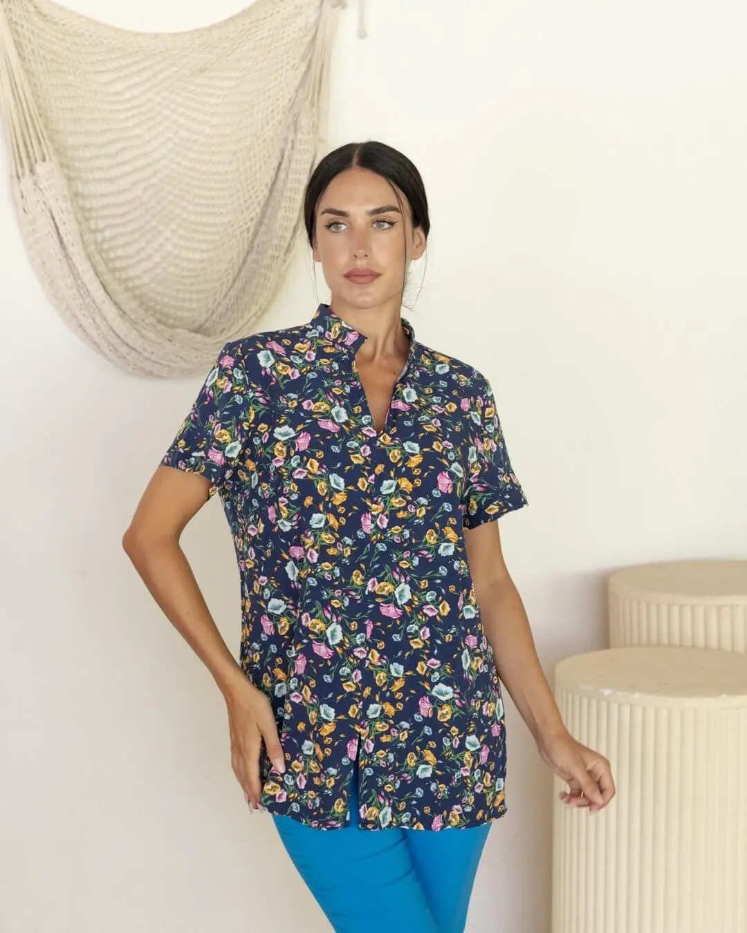 Blusa girocollo fantasia fiori in viscosa BLUETTE