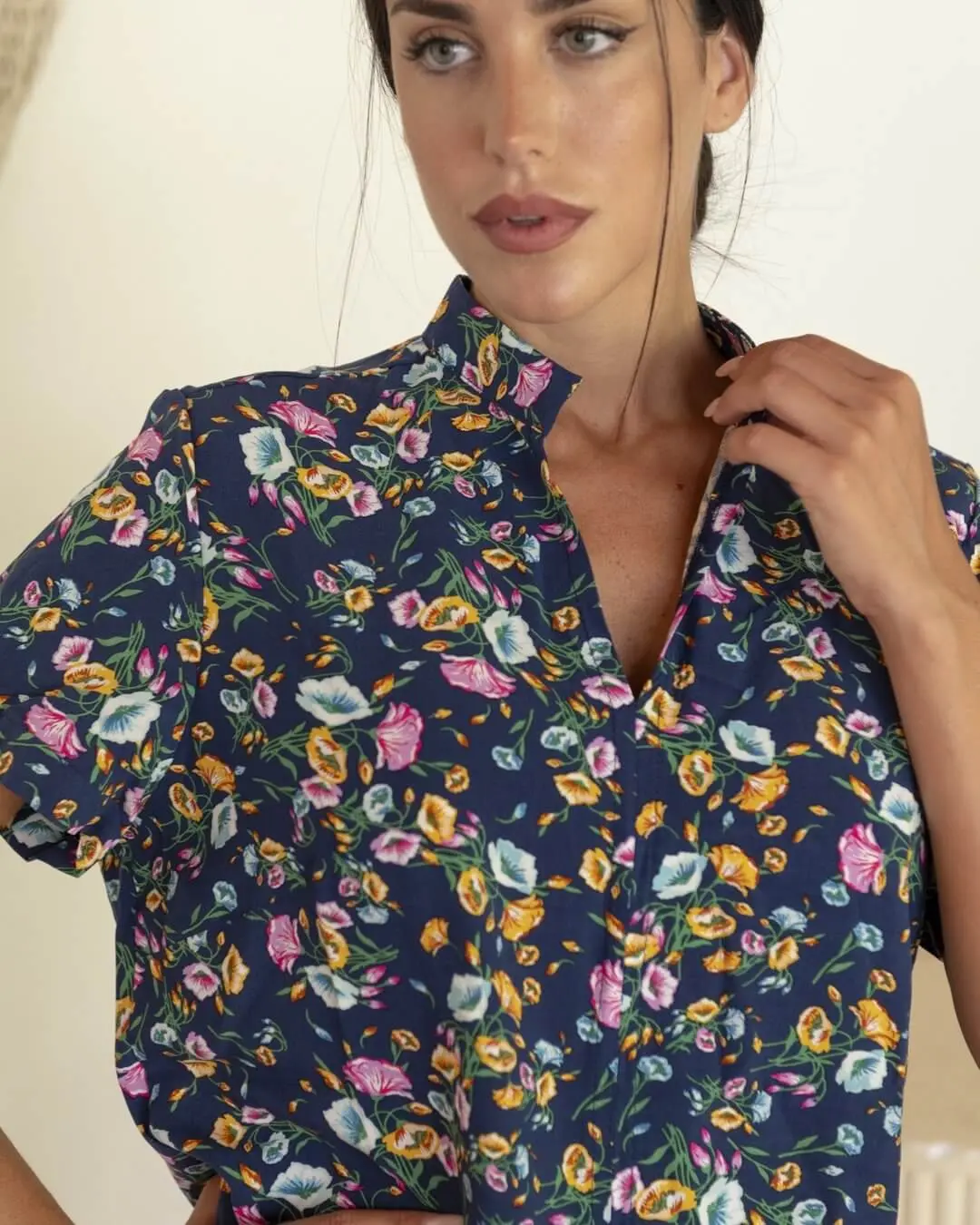 Blusa girocollo fantasia fiori in viscosa BLUETTE - Image 2
