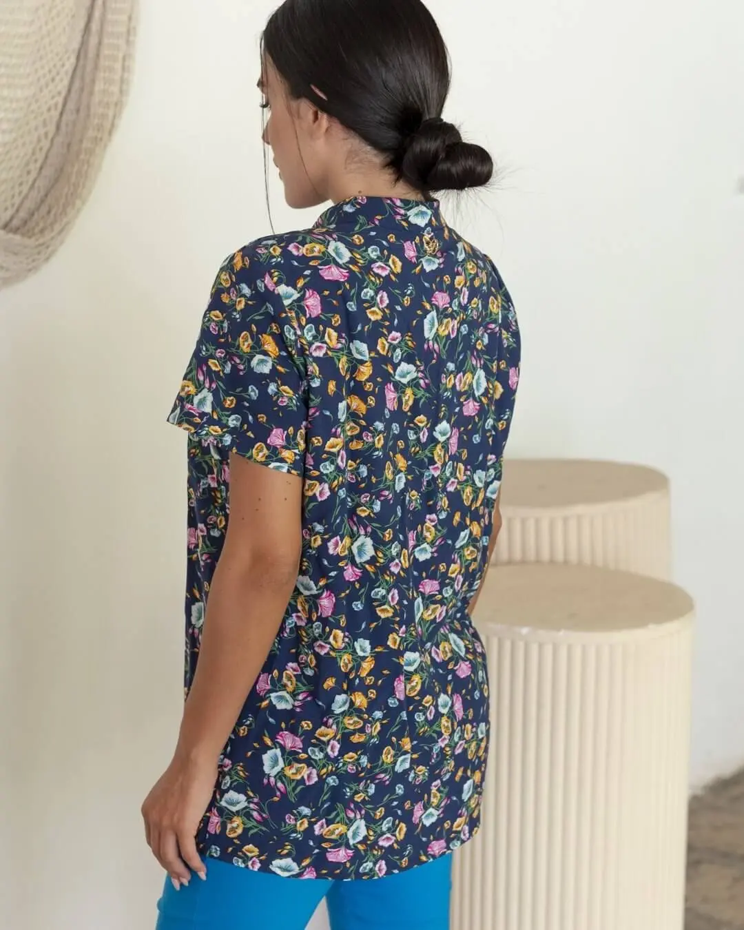 Blusa girocollo fantasia fiori in viscosa BLUETTE - Image 3
