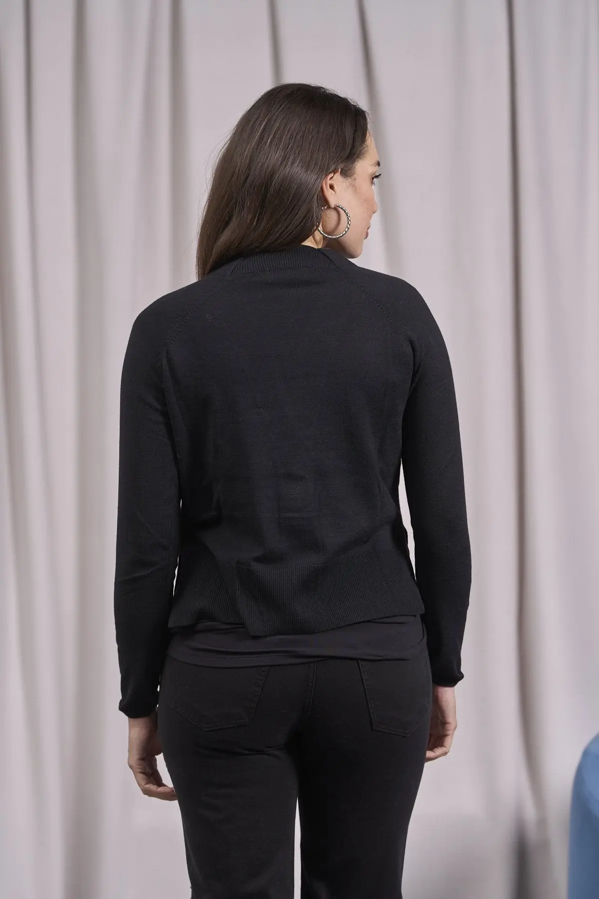 Cardigan cropped con bottone gioiello NERO - Image 3