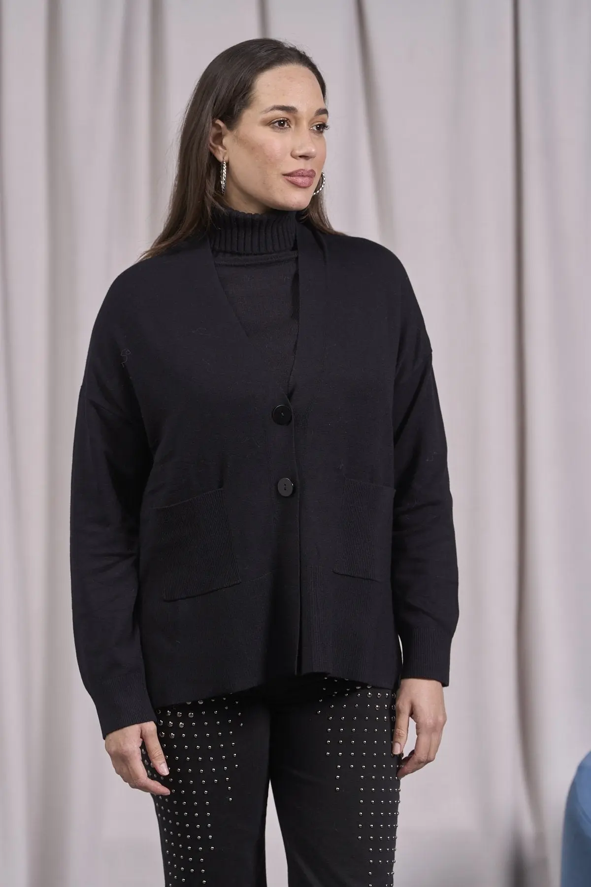 Cardigan con scollo a V e bottoni NERO