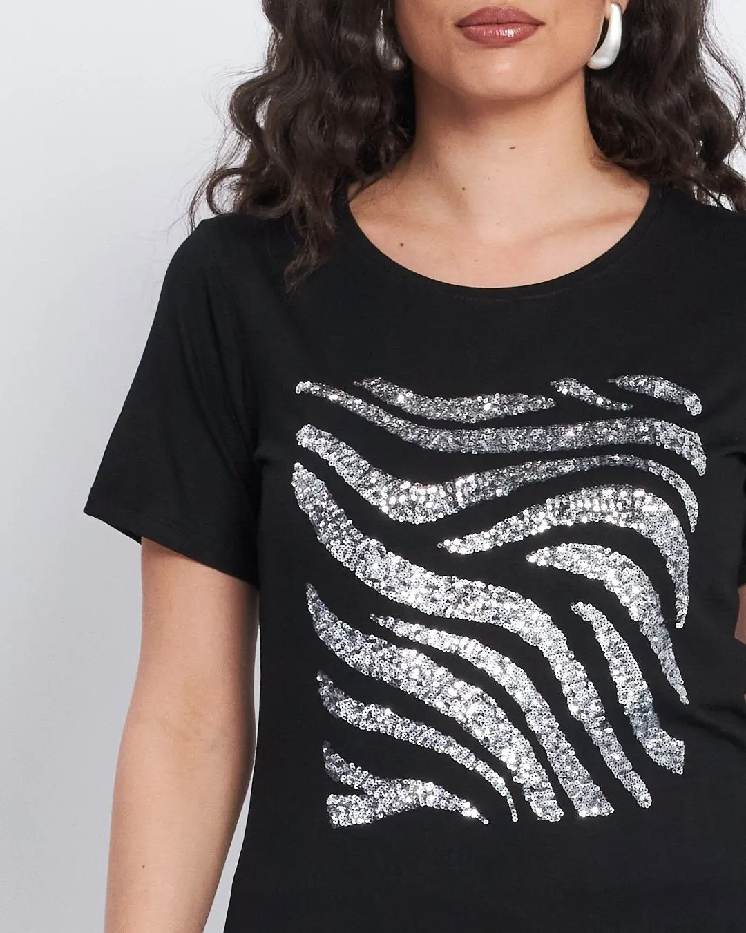 T-shirt con ricamo paillettes animalier NERO - Image 3