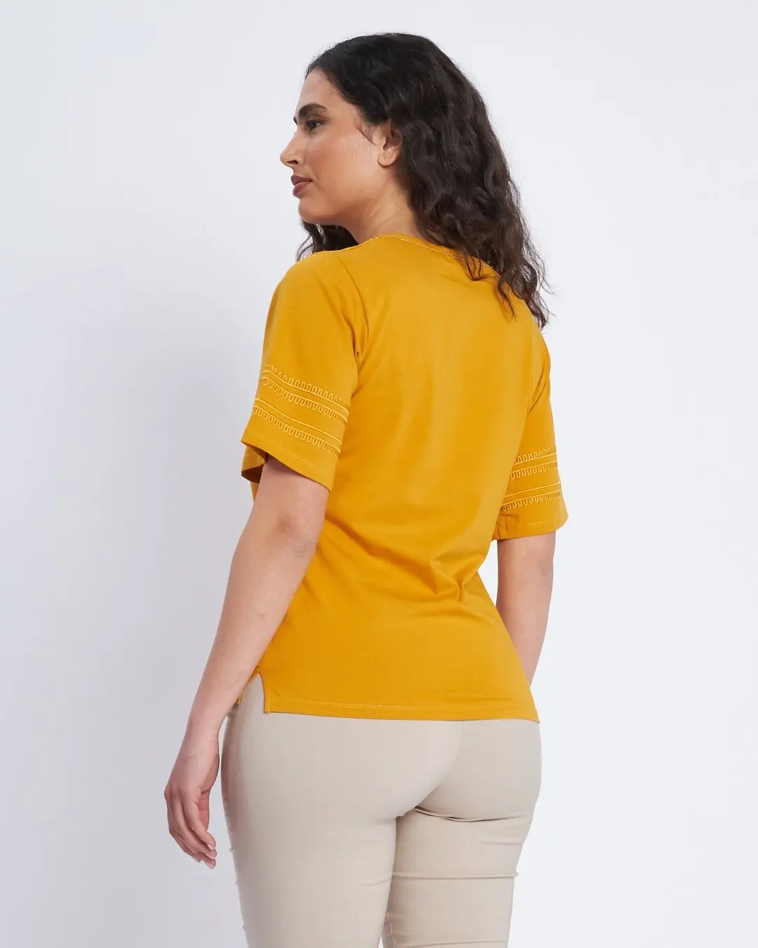 T-shirt a mezze maniche con ricami SOLE - Image 4