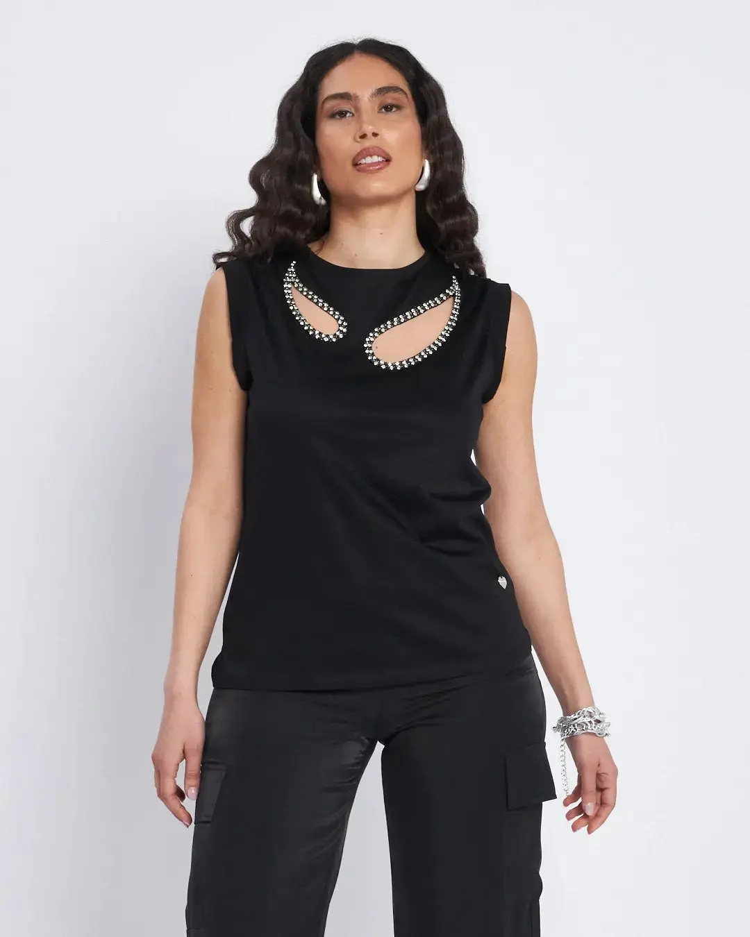 T-shirt con cut out a goccia e castoni NERO - Image 2