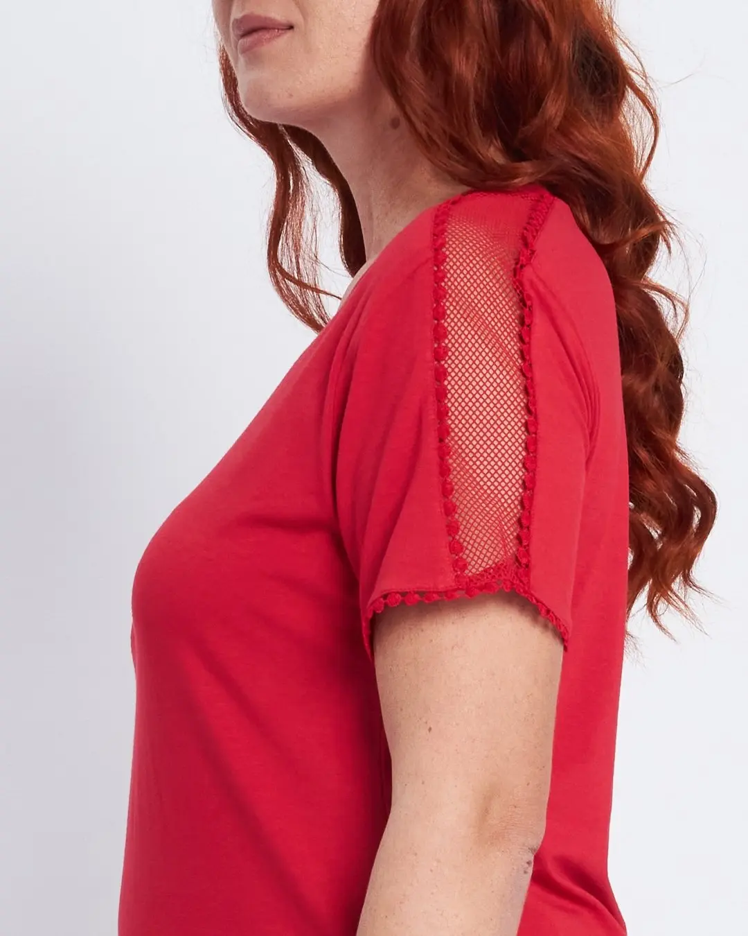T-shirt con inserto in pizzo sulle spalle ROSSO - Image 3