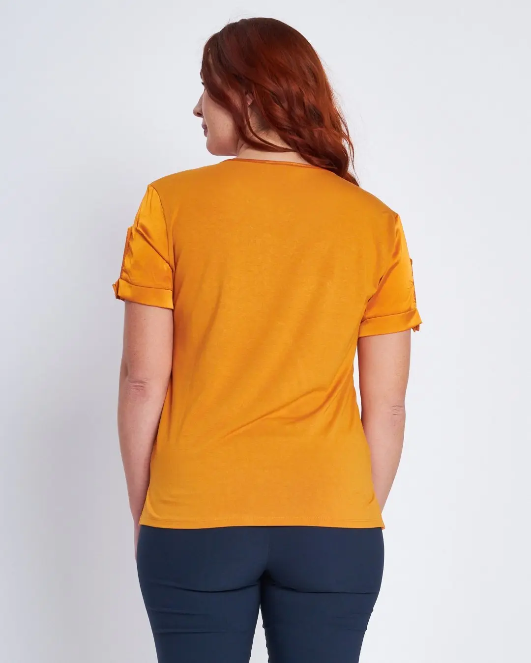 T-shirt con inserto frontale in satin e spacchi CURCUMA - Image 3