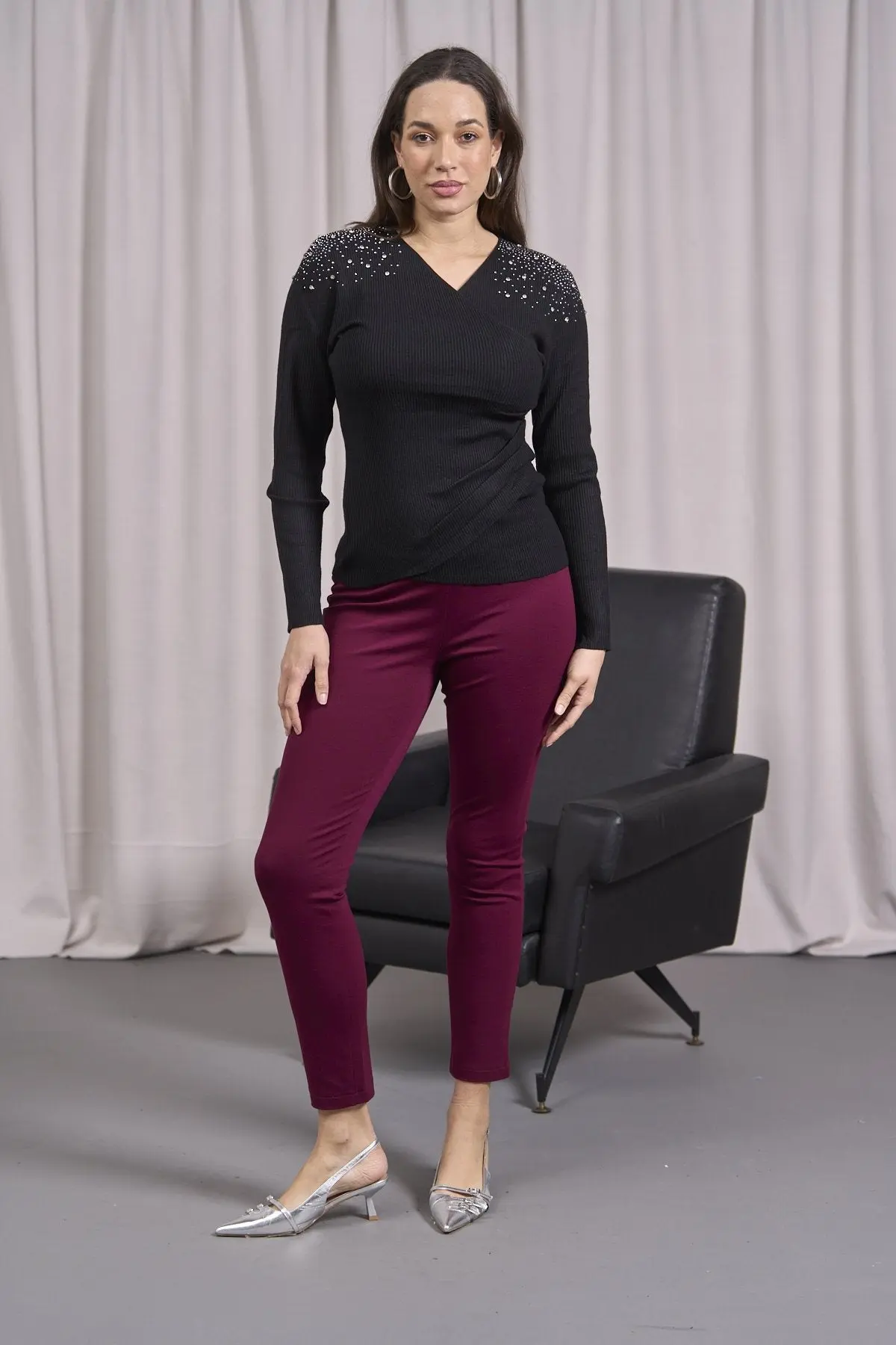 Maglia con scollo incrociato e strass su spalle NERO - Image 3