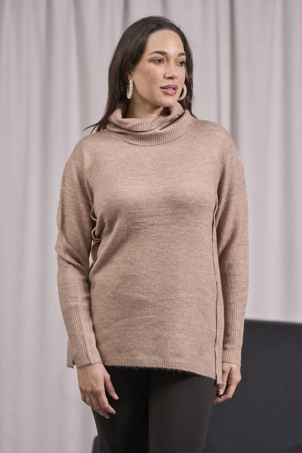 Maglia a collo alto risvoltato e spacchi CAMMELLO - Image 2