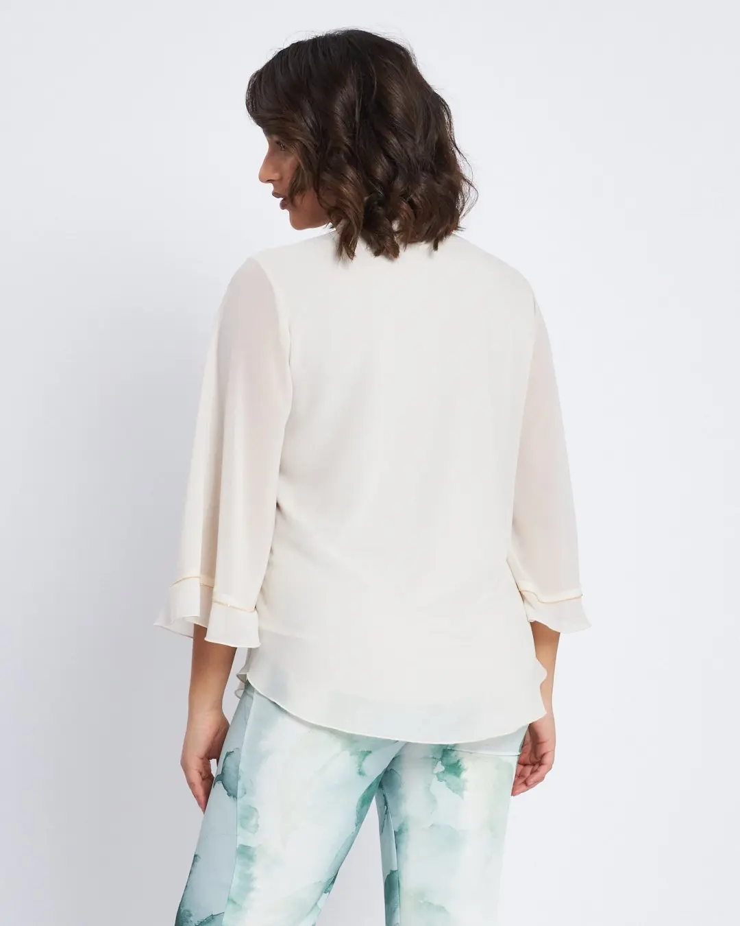Blusa con scollo a V, fusciacca e manica a volant CREMA - Image 4