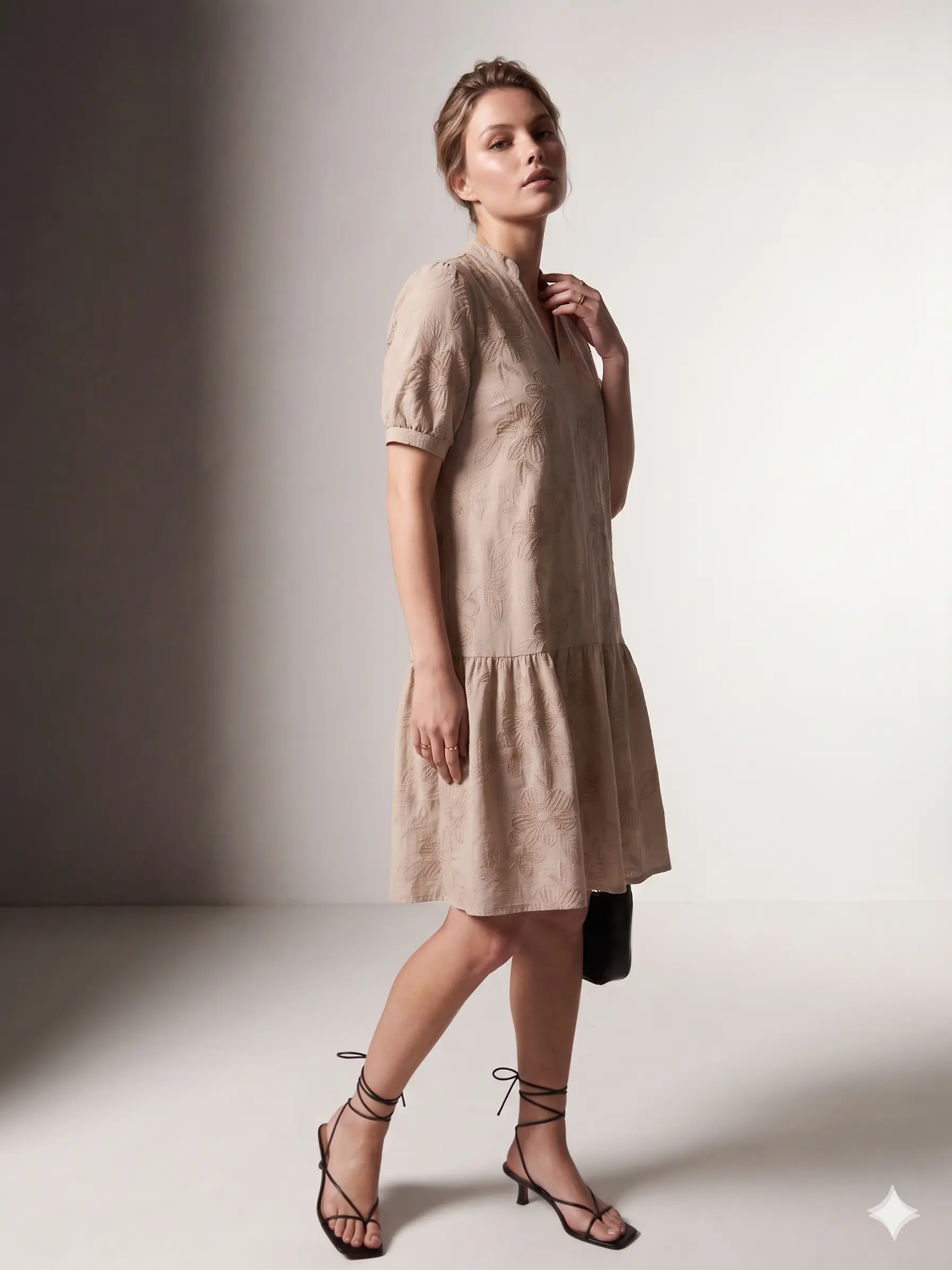 Abito con Ricami - Image 4