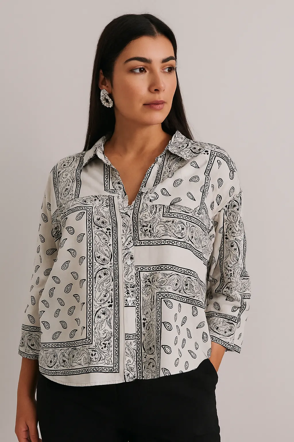 Camicia con maniche ampie e fantasia bandiera