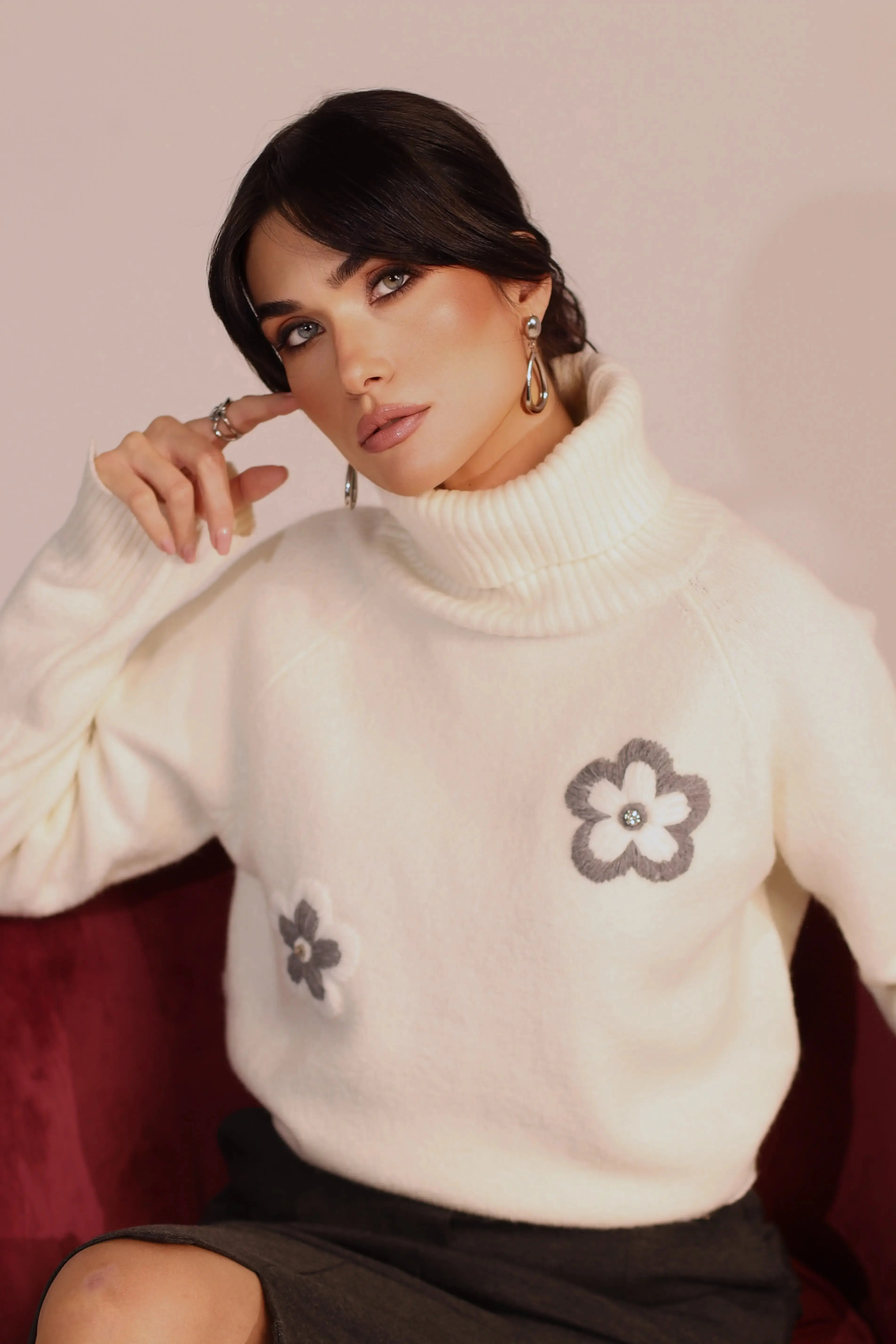 Dolcevita con fiori ricamati - Image 2