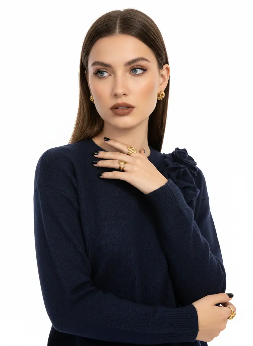 Maglia girocollo con fiori applicati - Image 9