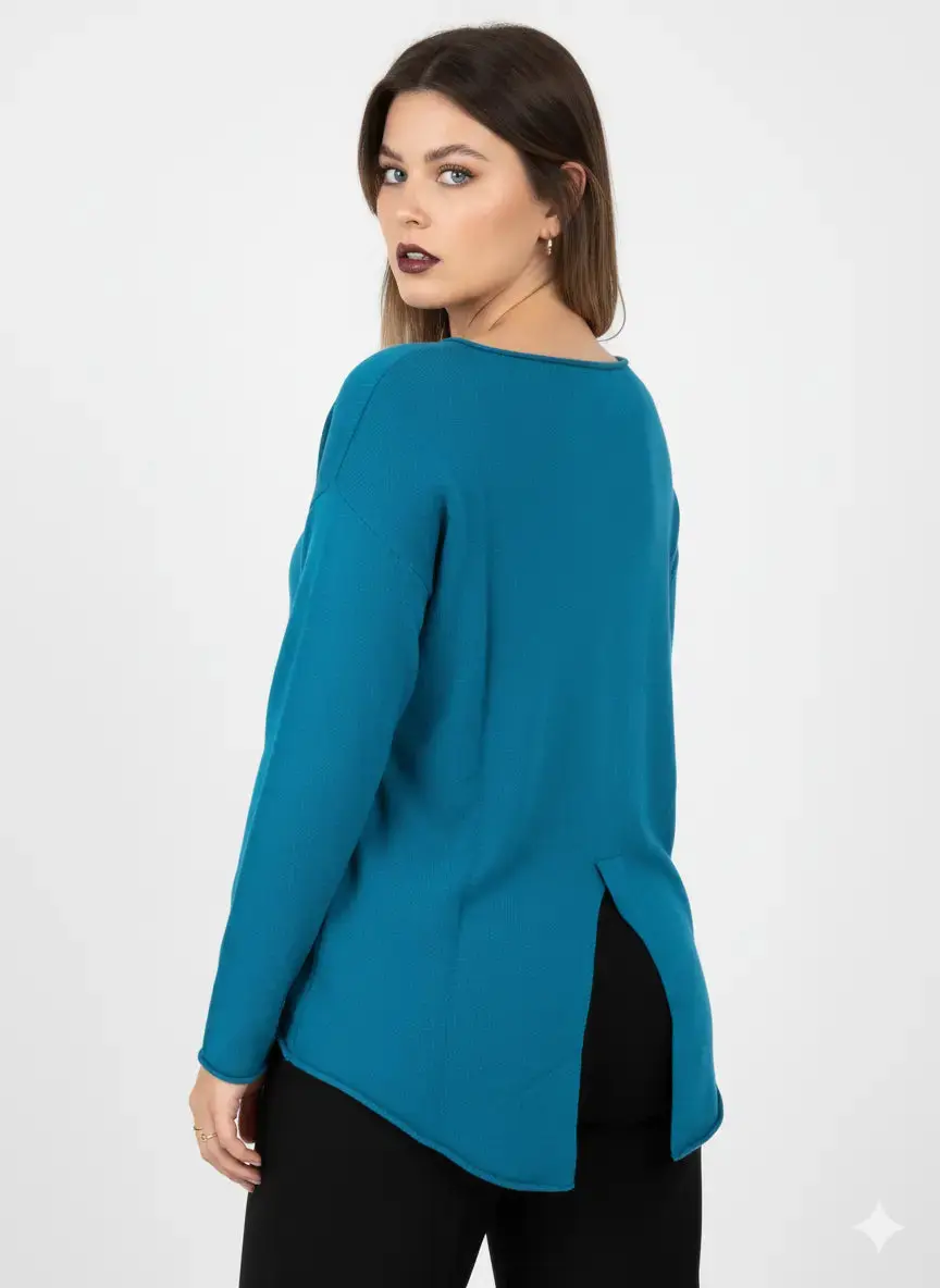 Maglia girocollo con spacco sulla schiena - Image 3