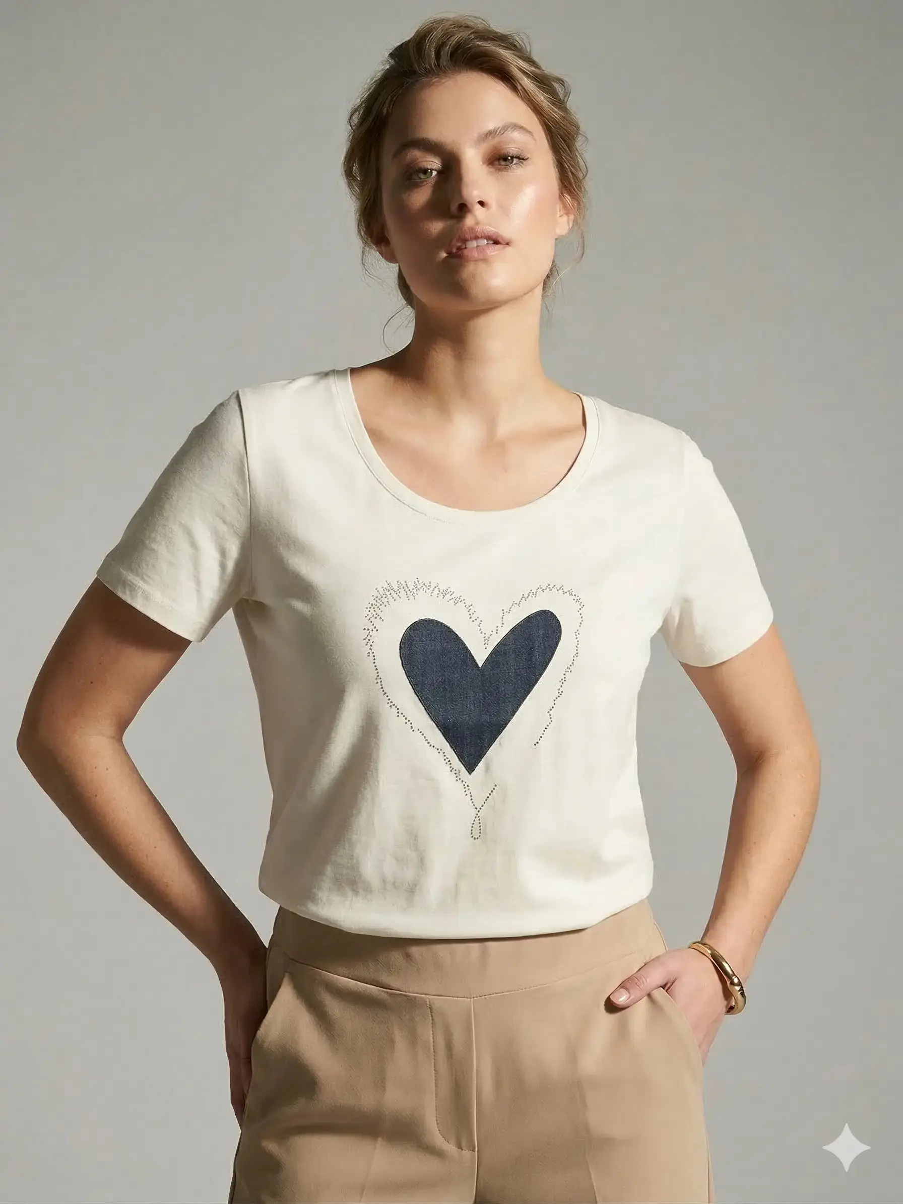 T-shirt con applicazione in denim - Image 2